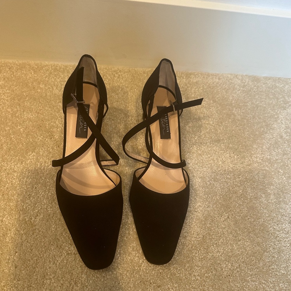 Classiques Entier strappy heel. 7.5